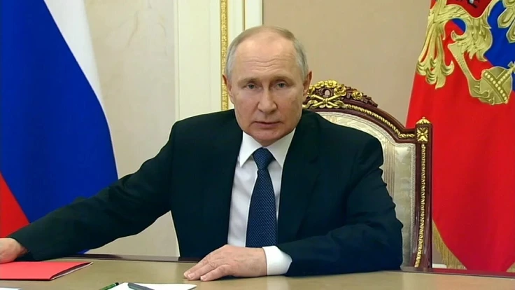 За столом